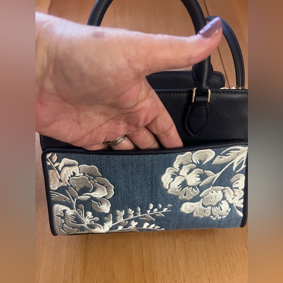 Kate Spade Madison Vase Floral Embroidered Small Satchel, Practically New! - Picture 6 of 8